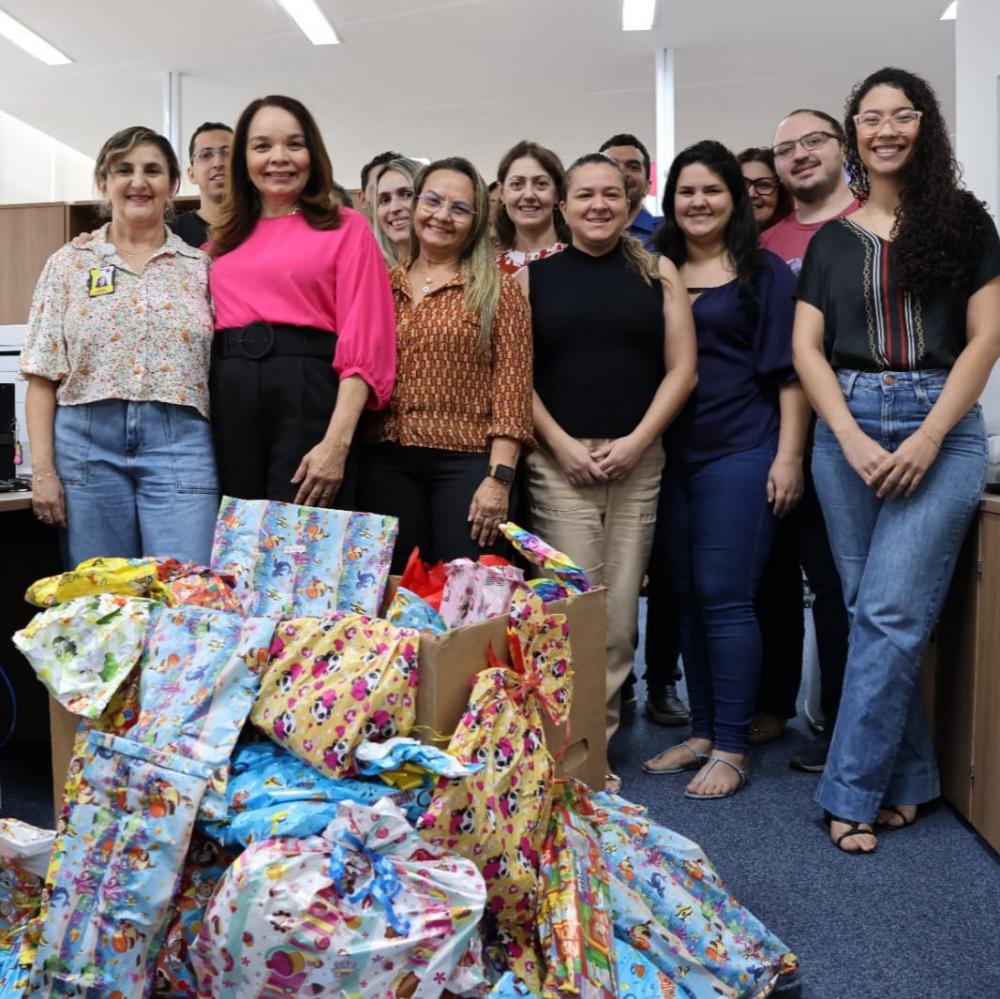 Servidores do TJ-PI doam brinquedos para crianças do Hospital São Marcos